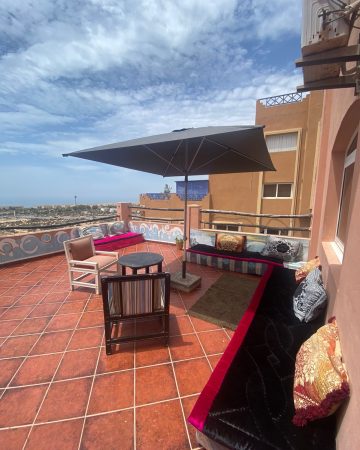 APPART CHAMBRE SALON AVEC TERRASSE VUE SUR MER